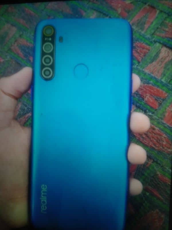 realme 5 4/128 0