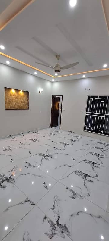 10 Marla Lower Portion Available For Rent In Bahria Town Lahore 1