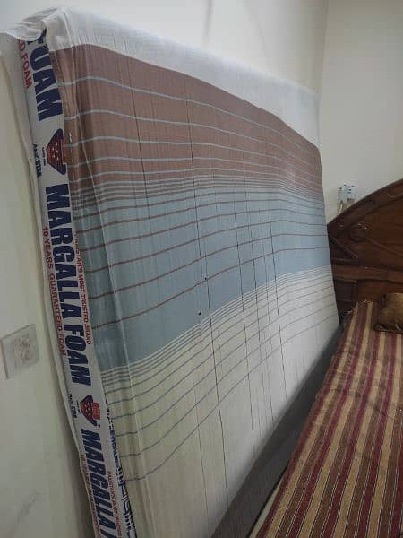 King Size very less used Bed Mattress for Sale in reasonable Price 1