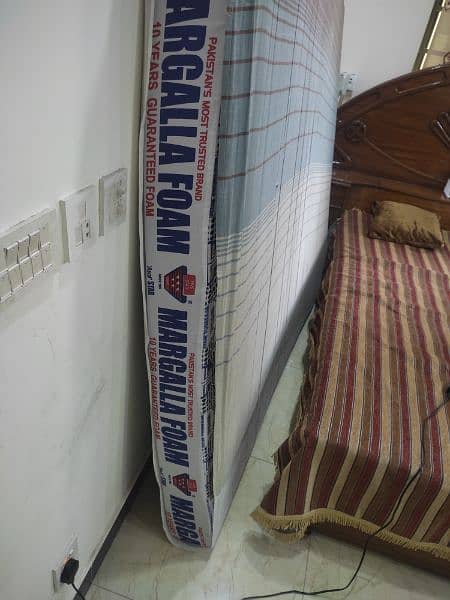 King Size very less used Bed Mattress for Sale in reasonable Price 2