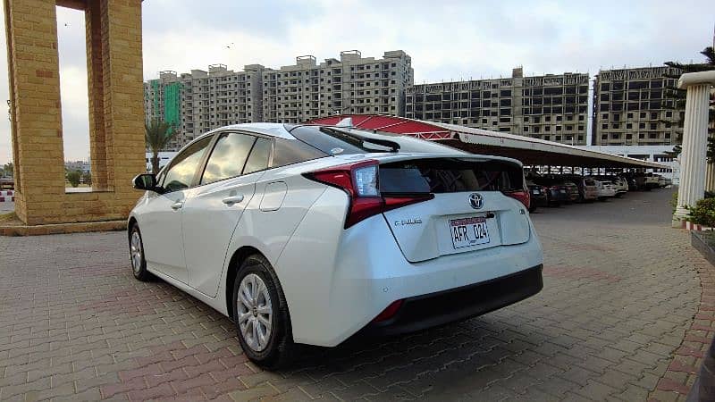 Toyota Prius 2021 1.8 Hybrid 3