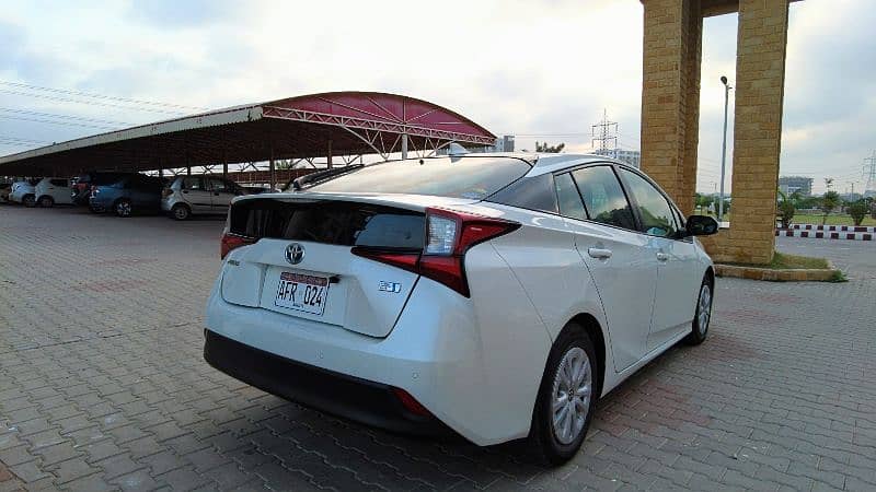 Toyota Prius 2021 1.8 Hybrid 4