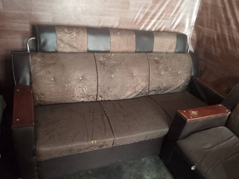 3 Seater Sofa & 2 saperate hain neat and clean 2