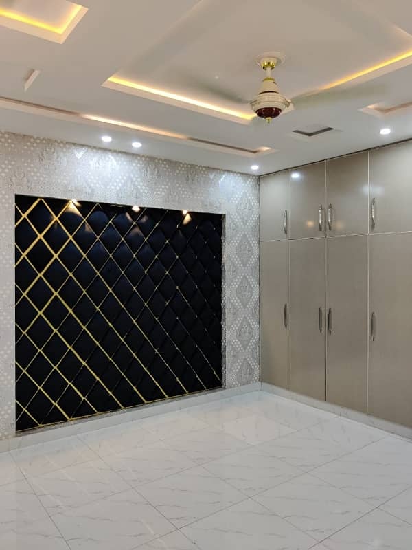 1 Kanal House For sale In Bahria Town - Sector C Lahore 1