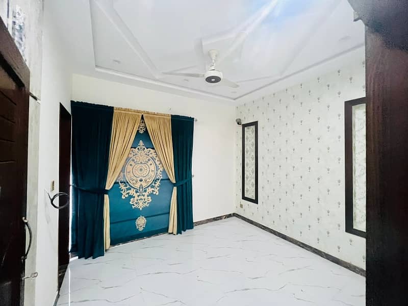 5 Marla House In Bahria Town - Sector D Is Available 8