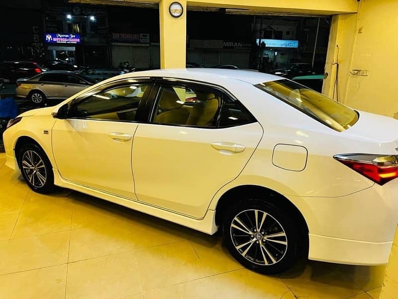 Toyota Corolla Altis 2021 5