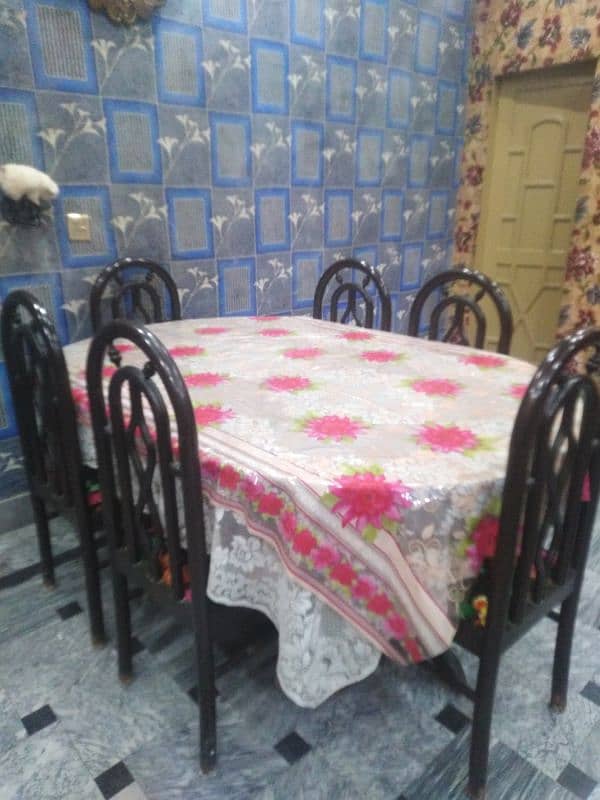 Dinning Tabel with 6 chairs 2