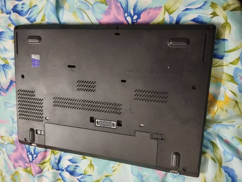 urgent sell Lenovo laptop 9