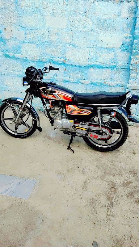 Honda 125 Black 2