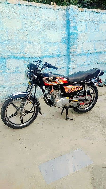 Honda 125 Black 7