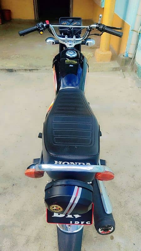 Honda 125 Black 9