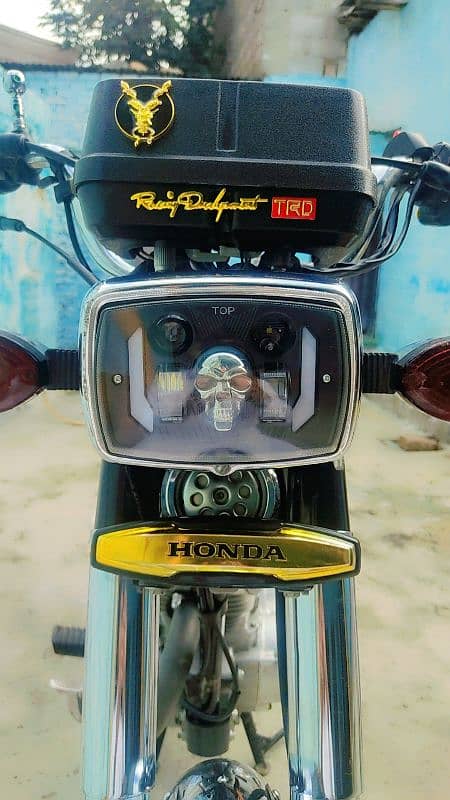 Honda 125 Black 18