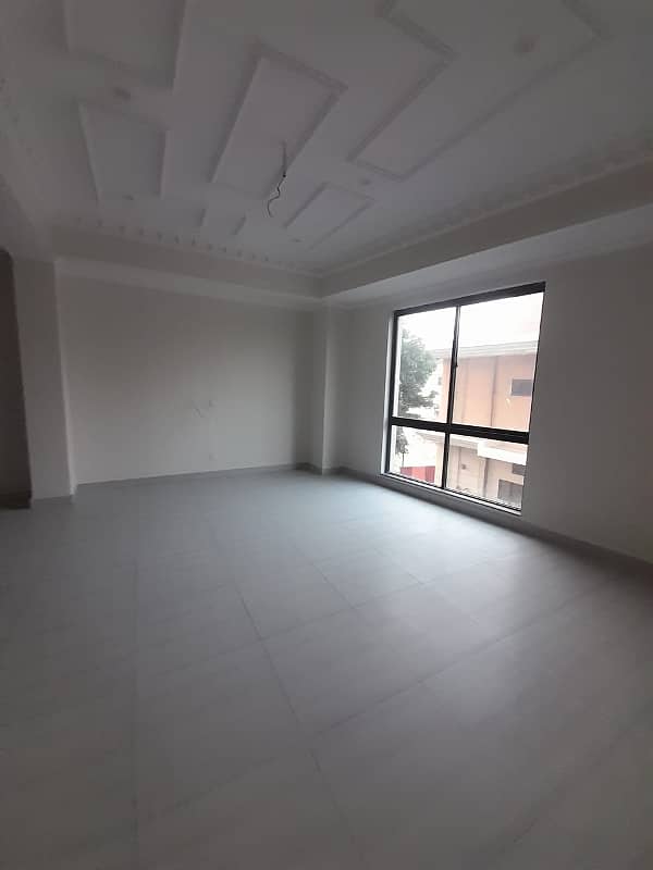 Non Furnished Luxury 2-Bed Apartment for Rent in Gulberg, Lahore! 3