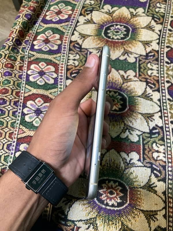 IPHONE 11 WHITE (Non Pta) 5