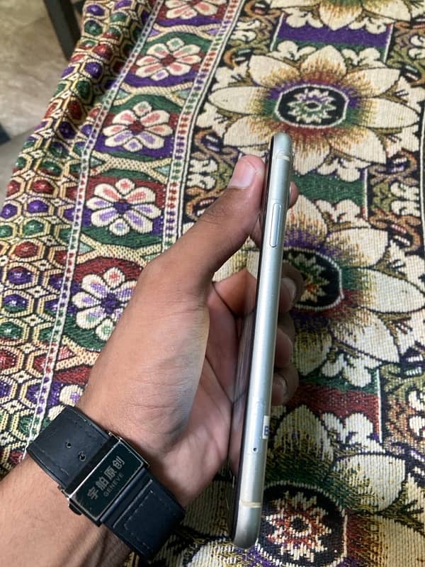 IPHONE 11 WHITE (Non Pta) 6