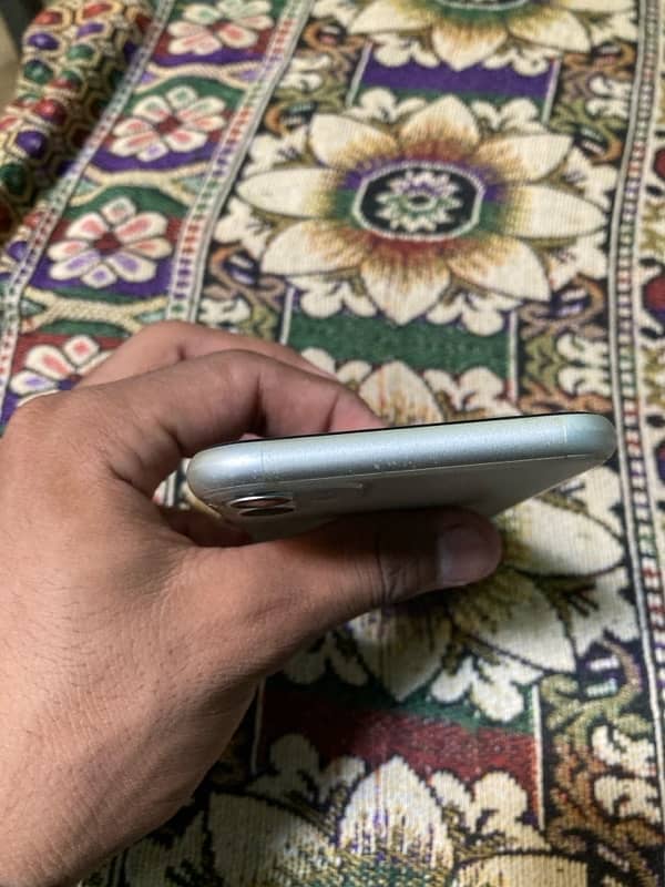 IPHONE 11 WHITE (Non Pta) 10