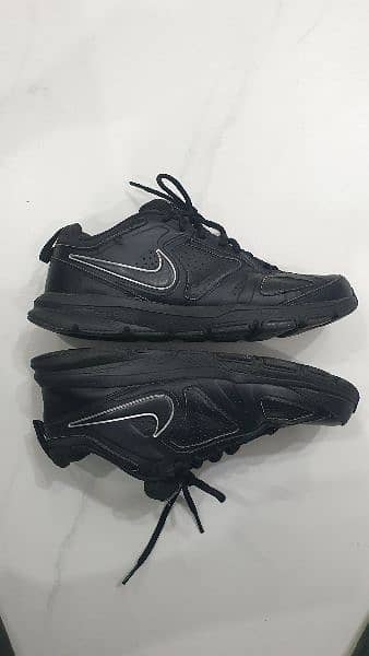 Nike Shoes in best condition for sale 6