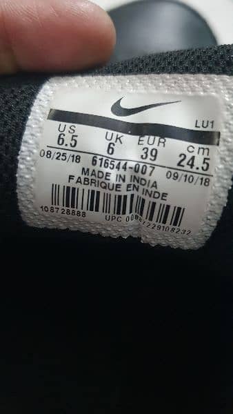 Nike Shoes in best condition for sale 7