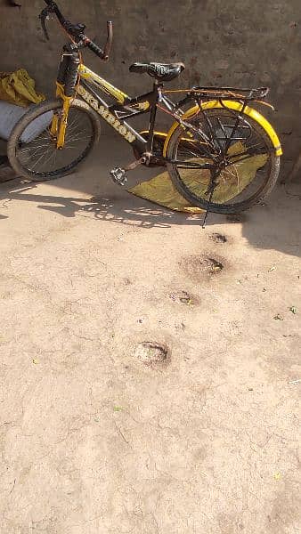 bicycle  bahut acchi hai ph. 03086405488 1