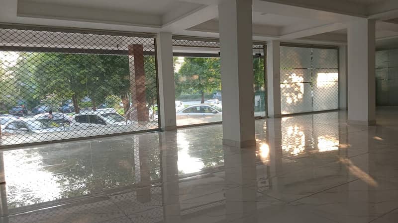 1200 Sqft Ground Floor Commercial Space Available On Rent Located In F-7 Islamabad 3