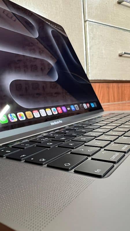 MacBook pro 2019 (32/1Tb_Graphic card 8GB) 9