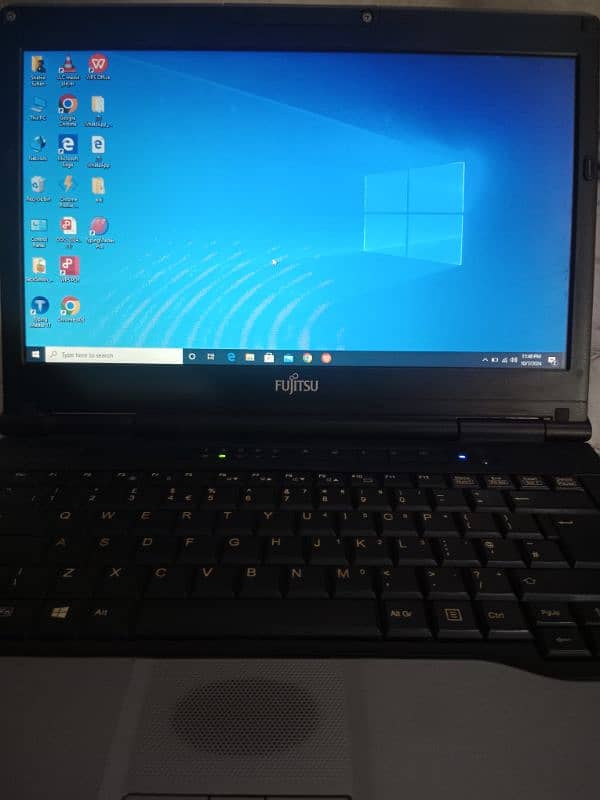 FUJITSU Laptop for sale 3