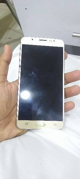 Samsung J7 2016 3