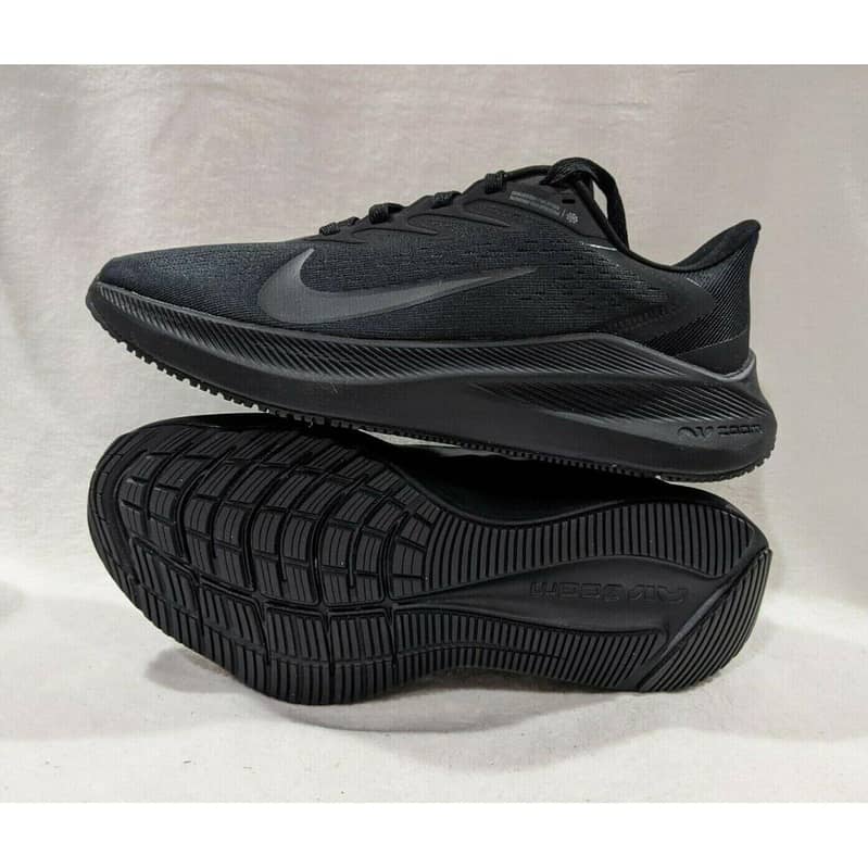 Nike mens Air Zoom Winflo 7 Black/anthracite Running Shoes 5