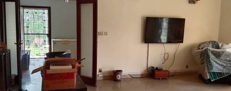 01 KANAL DESIGNER LUXURY UPPER PORTION AVAILABLE FOR RENT 8