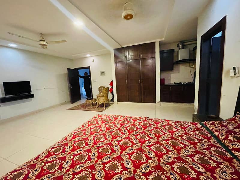 Furnished studio apartment available for rent 5