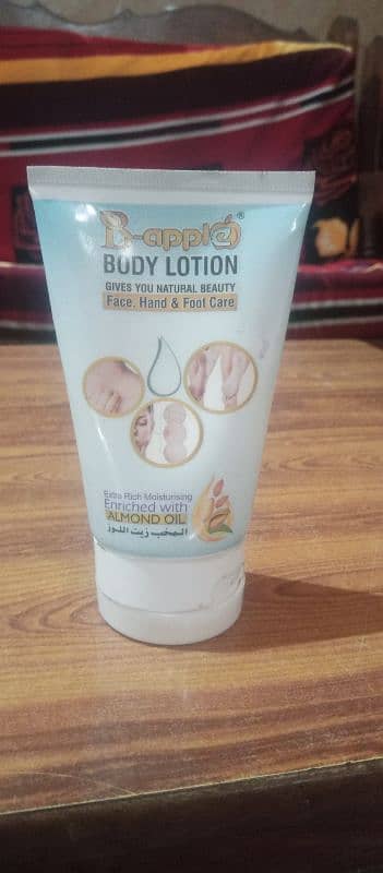 B. apple  Body Lotion 1