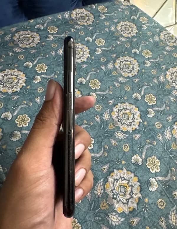 iPhone X 64 by PTA bettery and penal change glass minor sa break ha 3