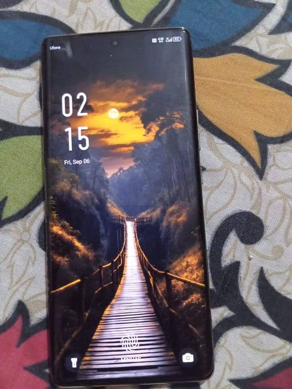 Infinix note 40 pro 12/256 5