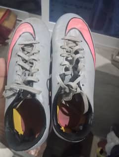 football shoes size Uk 4