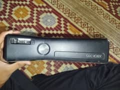 Xbox 360 Slim with two controllers 250GB 0