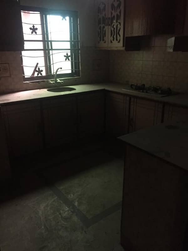 7MARLA BEAUTIFUL HOUSE AWAILABLE FOR SALE IN FASIAL TOWN BLOCK D 2