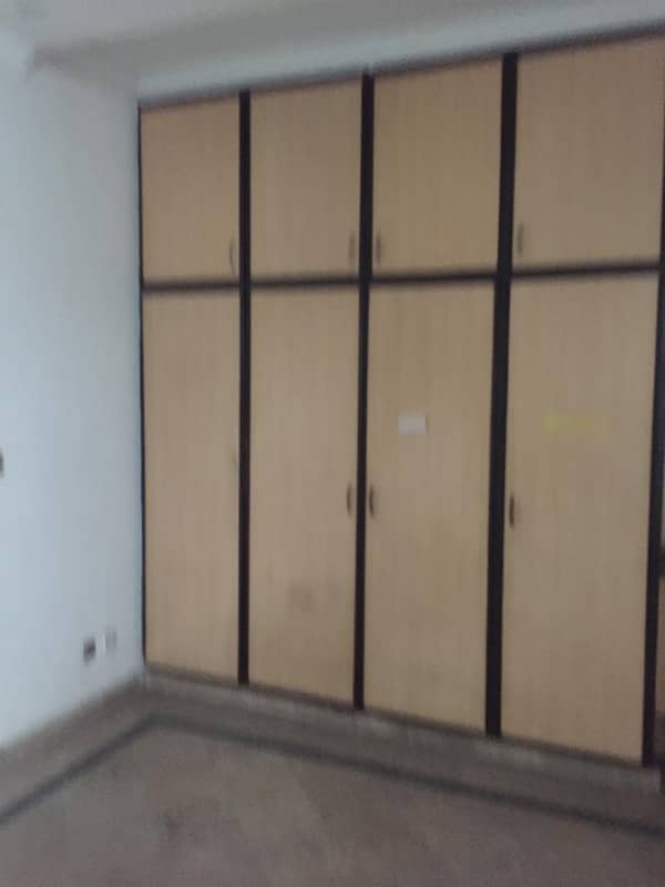 7MARLA BEAUTIFUL HOUSE AWAILABLE FOR SALE IN FASIAL TOWN BLOCK D 13