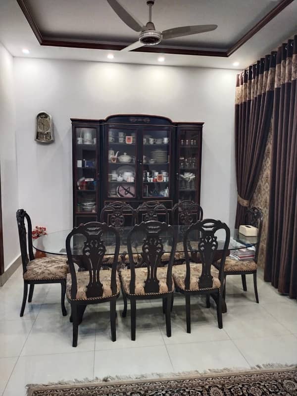 10MARLA FULLY FERNISH SINGLE STOREY HOUSE AWAILABLE FOR SALE IN FASIAL TOWN BLOCK D 7