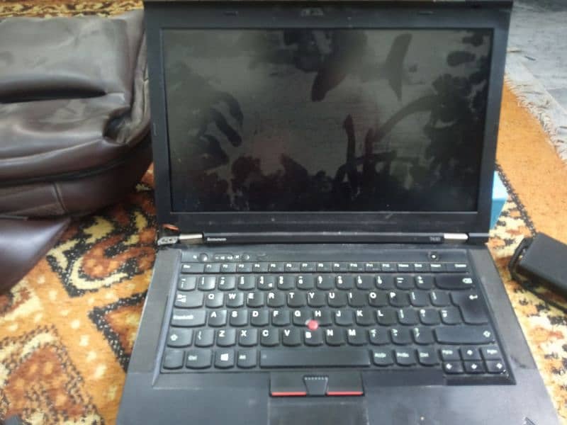 Lenovo i5 3rd generation T430 all ok but screen and one folding break 0