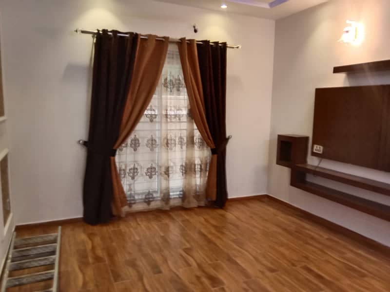 1 Kanal Upper Portion In Stunning Wapda Town Phase 1 - Block E1 Is Available For rent 0