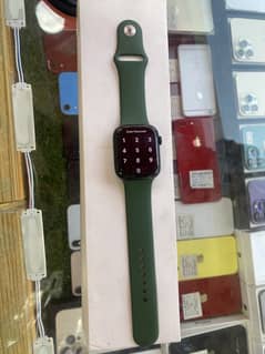 series 7 watch 45 MM 10/9 condition Green Aluminium case clover sport