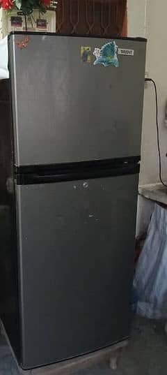 Oriant referigerator/Medium Fridge/slightly used