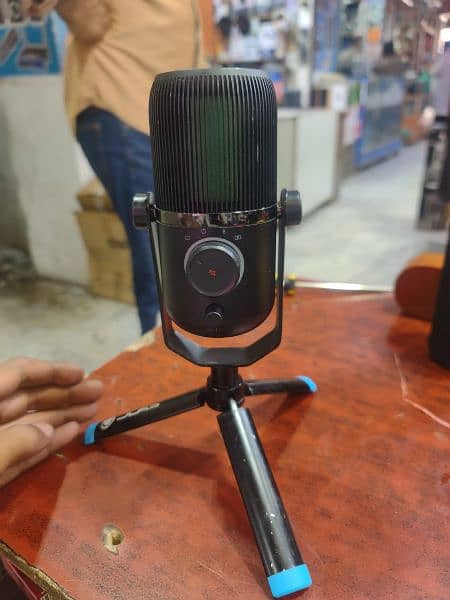 JLab microphone/mic 4