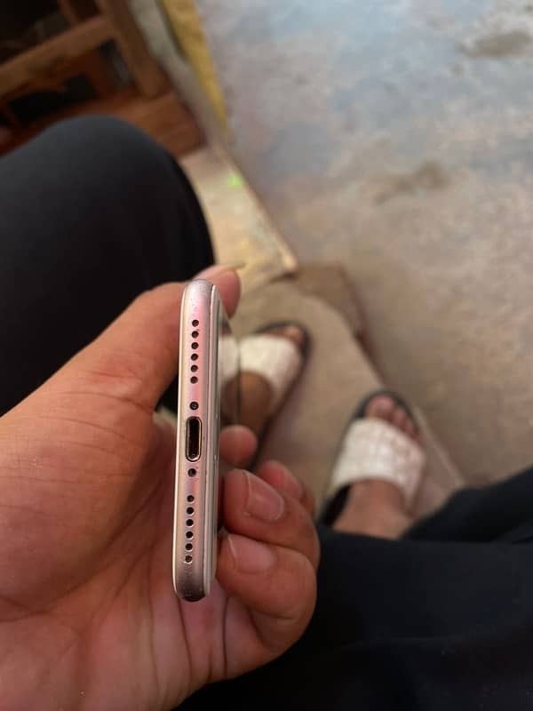 iPhone 7 32 gb pta panal changed hai Baki ok hai 4