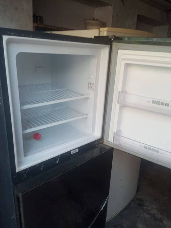 Dawlance Fridge 03077753786 5