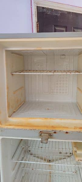 urgent dawlance Refrigerator 9144m 6