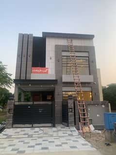 5 Marla Brand New Modren Design Bungalow Up For Sale In Khayaban E Amin Block L