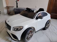 white Mercedes prado