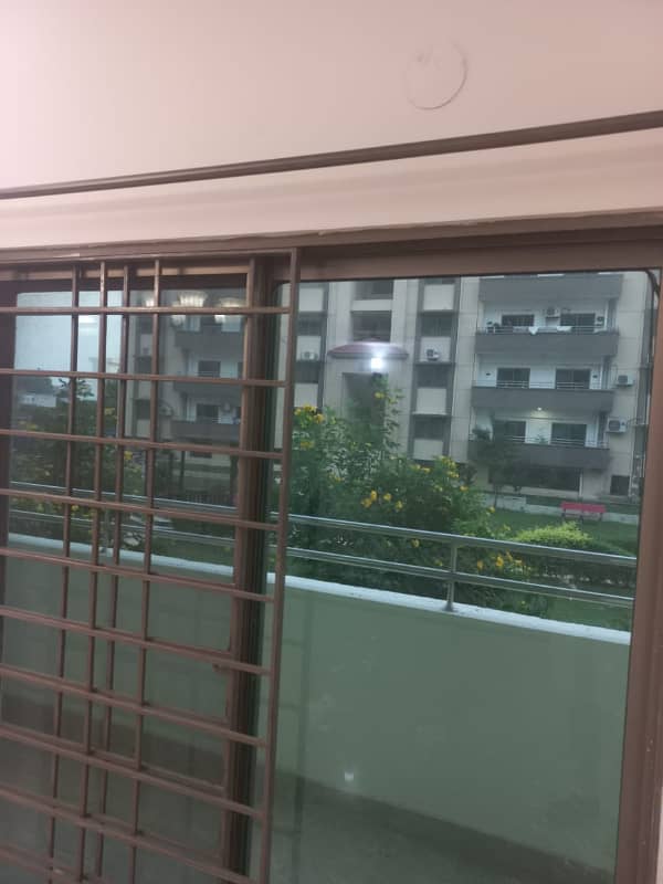 10 MARLA 3 BEDROOM APARTMENT FOR RENT IN ASKARI -11 LAHORE. 3