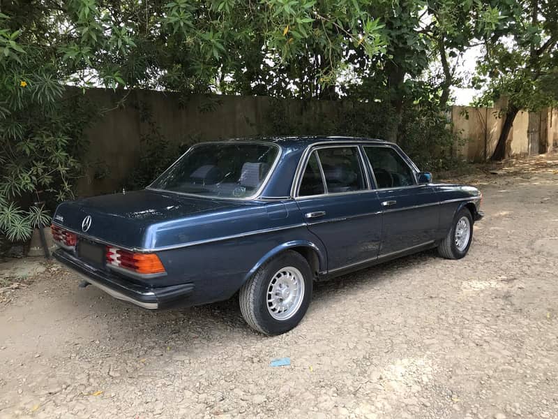 Mercedes Benz E Class W123. . Classic Vintage Car. 9